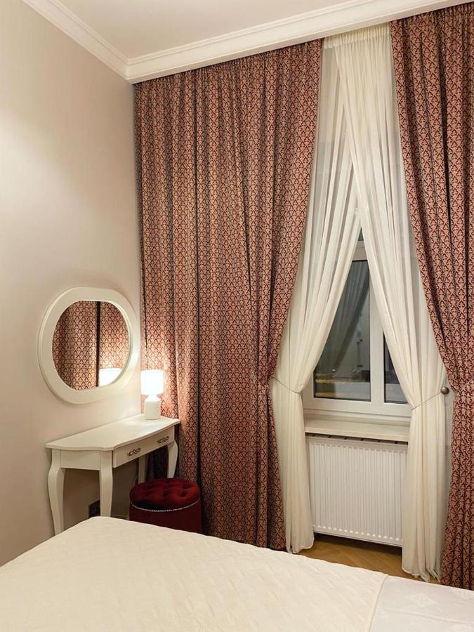 Grand De Luxe Residence Львов Экстерьер фото